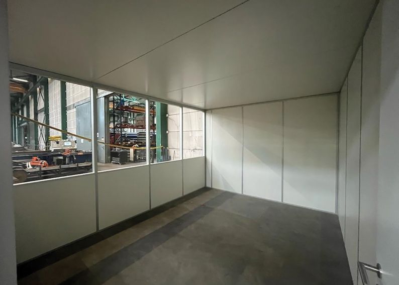 Hallenbüro